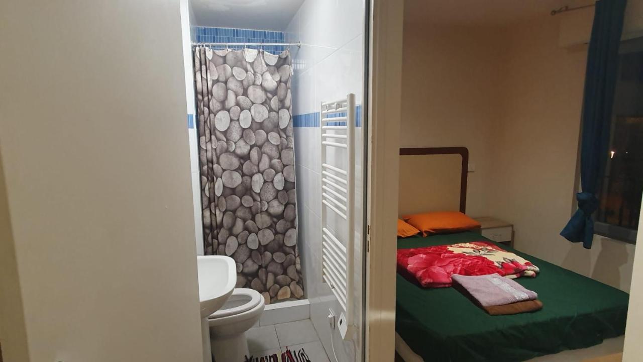 Hotel Le Privilege La Courneuve Zewnętrze zdjęcie