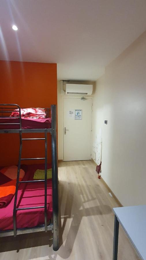 Hotel Le Privilege La Courneuve Zewnętrze zdjęcie