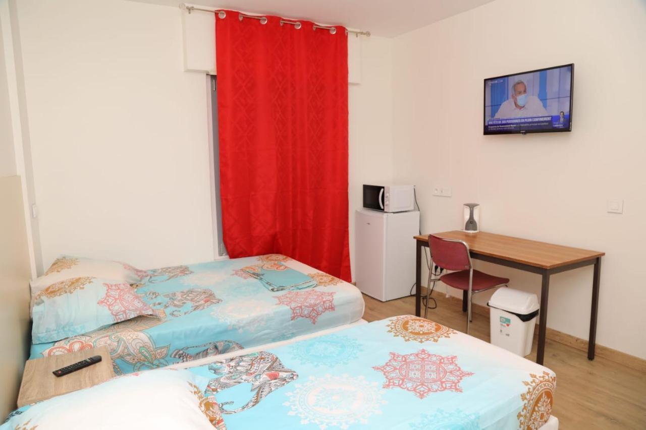 Hotel Le Privilege La Courneuve Zewnętrze zdjęcie