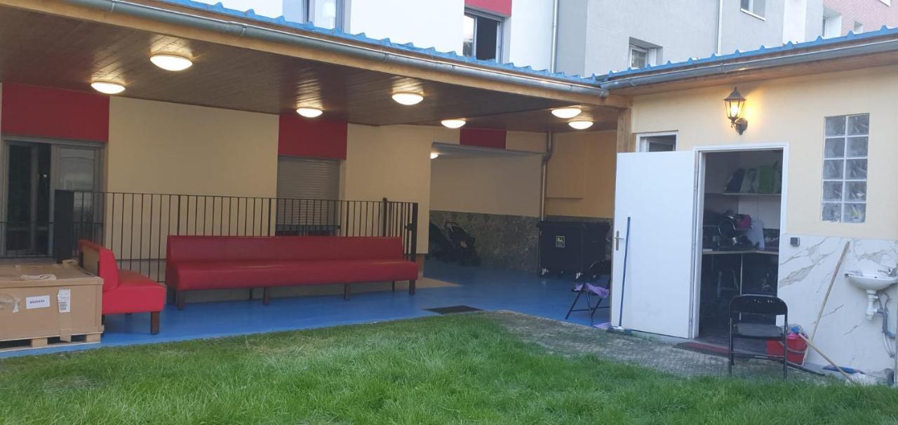 Hotel Le Privilege La Courneuve Zewnętrze zdjęcie